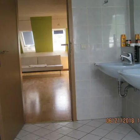 Privatzimmer 民宿 *